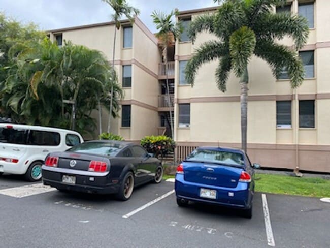 Building Photo - Breezy Fresh, Freshly Renovated 2/1 at Makaha Valley Plantation
