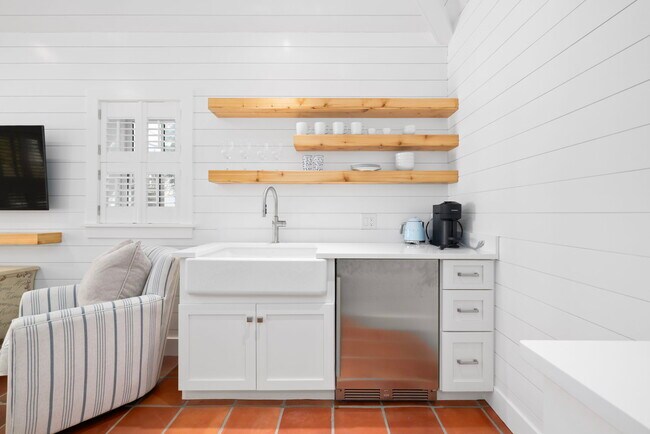 Building Photo - 89 Gibbs Ave