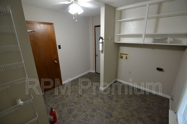 Building Photo - 2214 Alice St