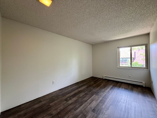 Building Photo - 1 Bedroom, 1 Bath Apartment in Boulder