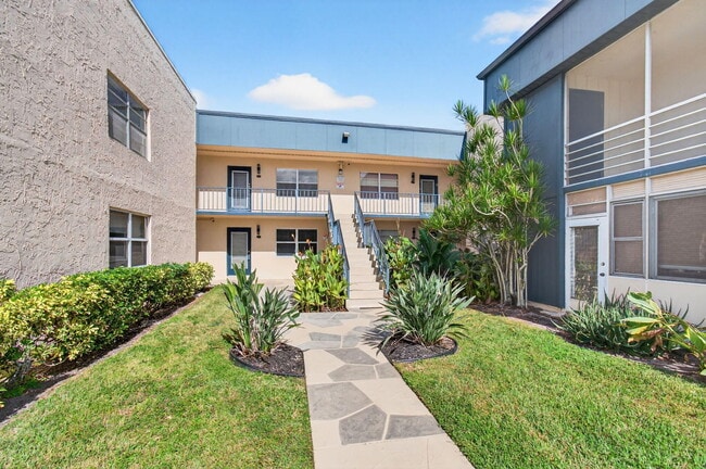 Building Photo - 180 Flanders C