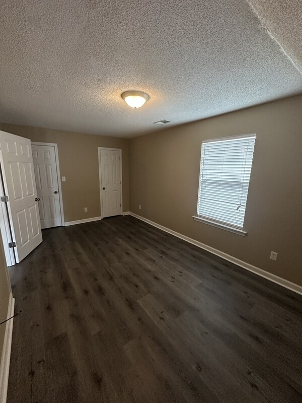 Building Photo - 6703 Einat Cove