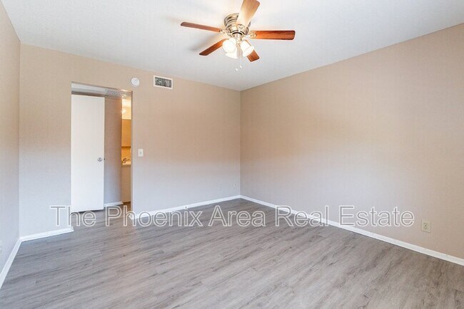 Building Photo - 16657 E Gunsight Dr