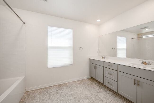 Building Photo - 17106 Zion Dr