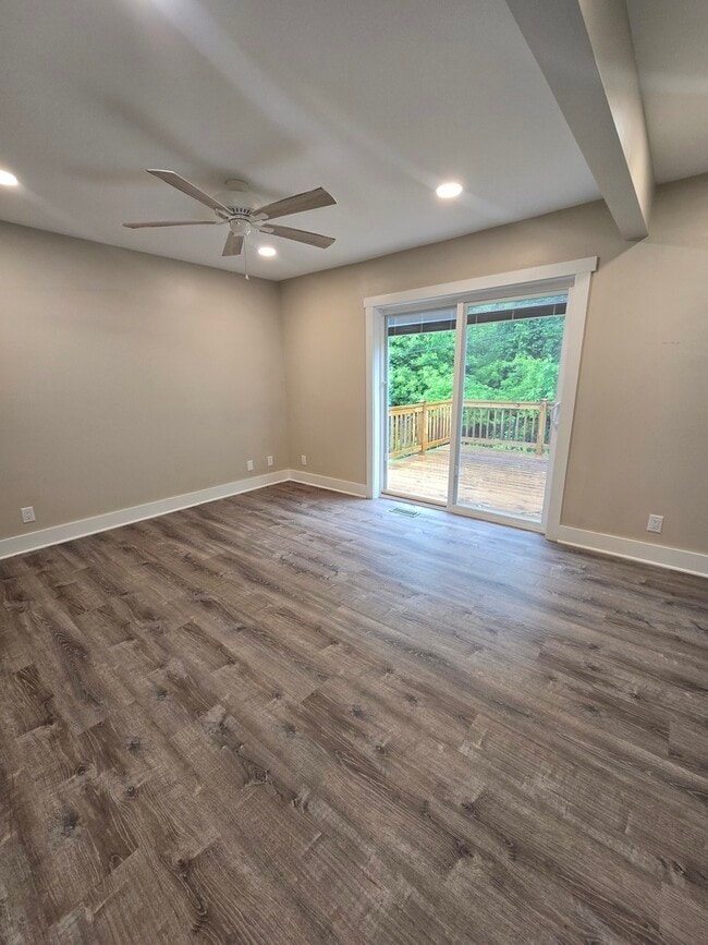 Building Photo - 1567 W Stonehenge Dr
