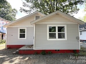 Building Photo - 207 Bradford Dr