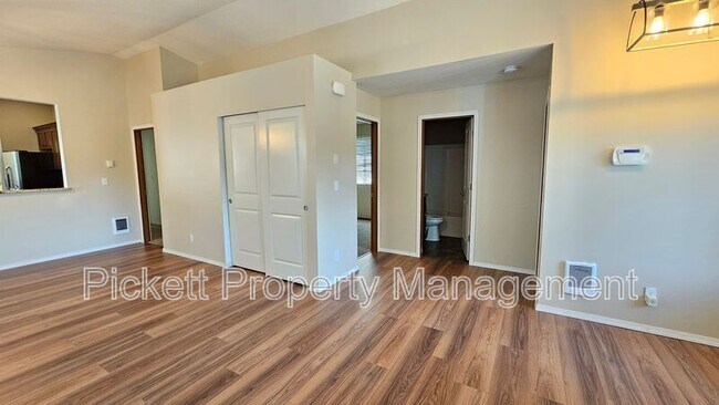 Building Photo - 1506 N Cambrian Ave