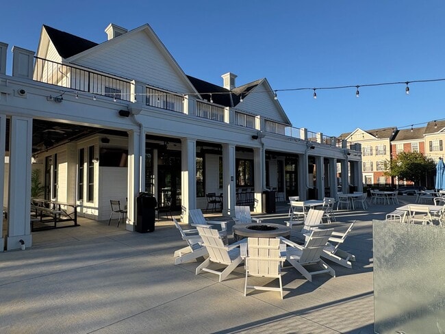 Building Photo - Charming & NEWLY Renovated 2-Bedroom Condo...