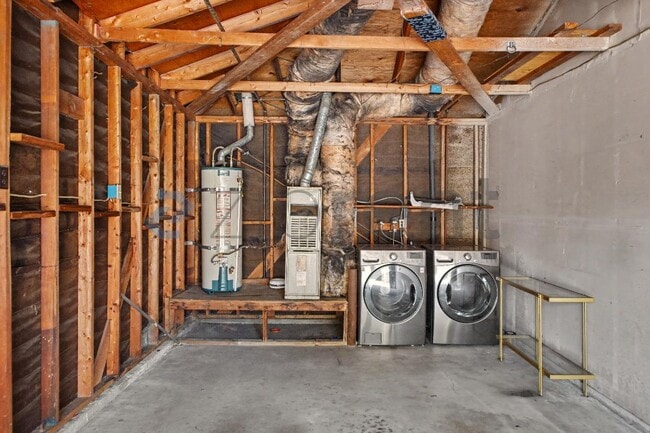 Building Photo - Unit