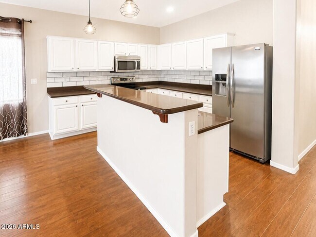 Building Photo - 17636 W Maui Ln