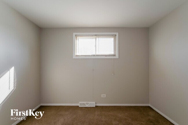 Building Photo - 4033 Gremley Ave