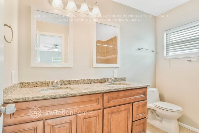 Building Photo - 10582 Jane Eyre Dr