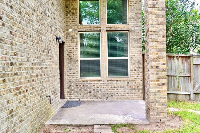 Building Photo - 119 Red Eagle Ct