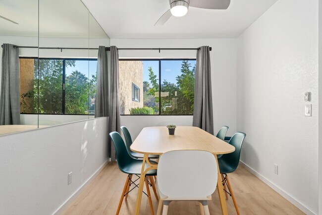 Building Photo - 73947 Saquaro Ct