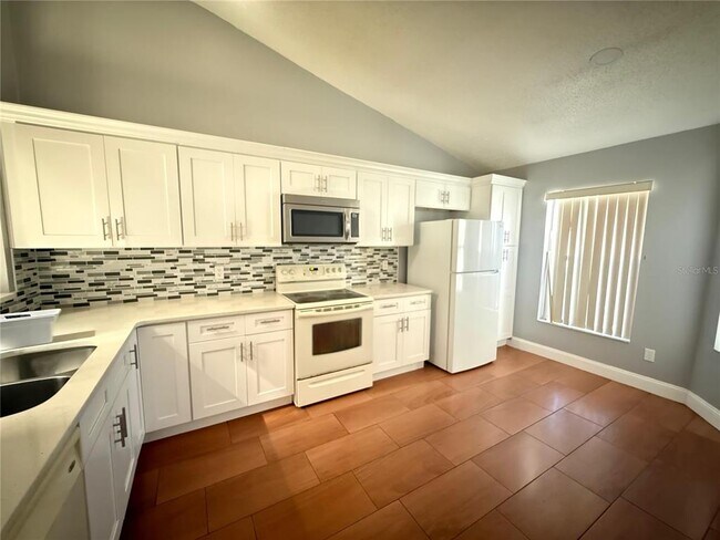 Building Photo - 103 Lakepointe Cir