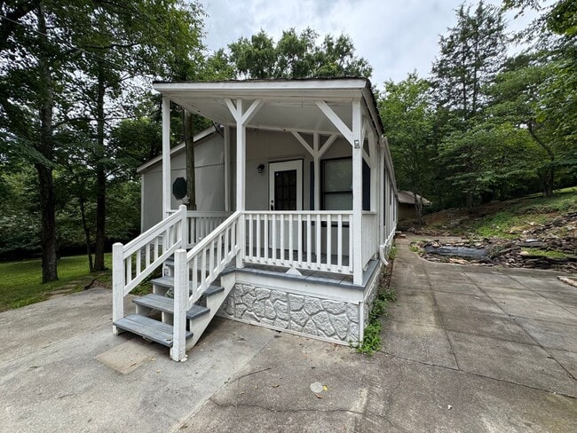 Building Photo - Private 3/2.5 Home with bonus room- $1,550