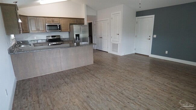 Building Photo - 138 Cottage View Dr