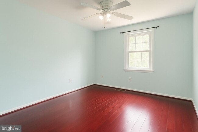 Building Photo - 8207 Stationhouse Ct