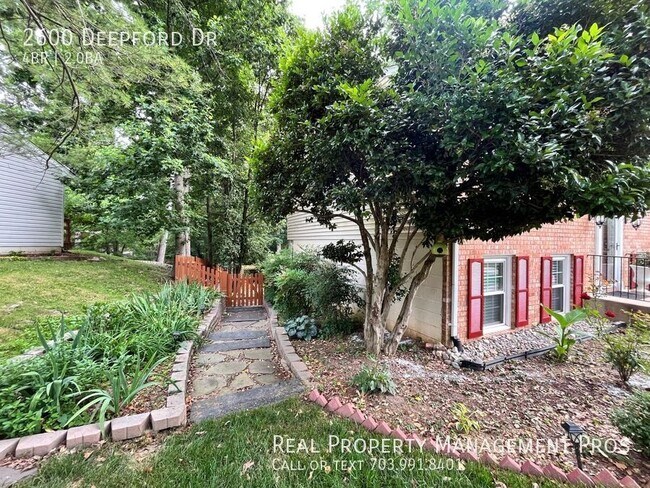 Building Photo - 2600 Deepford Dr