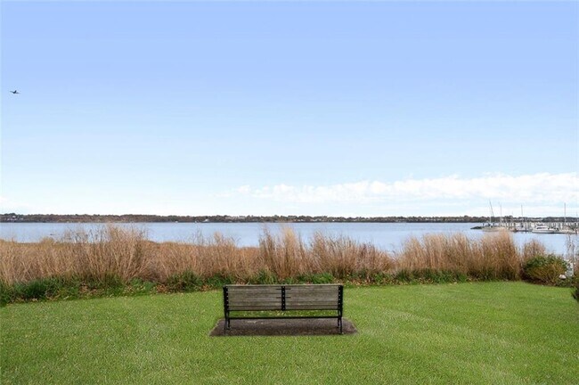 Building Photo - 47 Windsor Rd