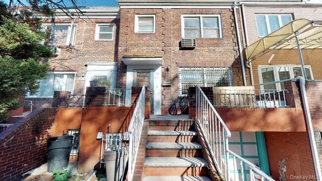 Building Photo - 105-43 65th Rd