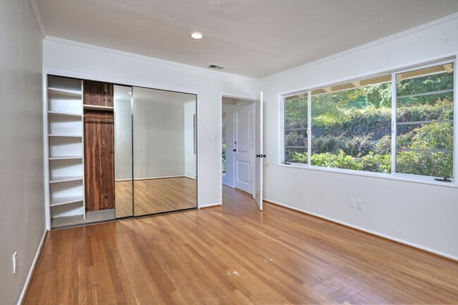 Building Photo - Peaceful Hope Ranch Living