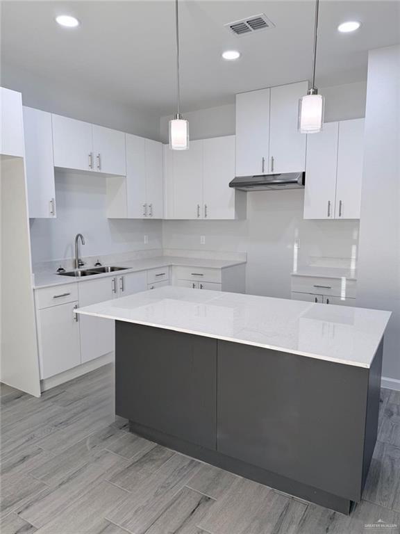 Building Photo - 13 Clinton St