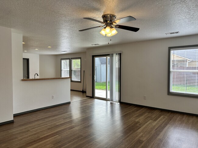 Building Photo - 3416 Parktrail Ct