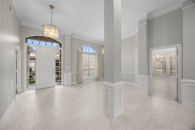 Building Photo - 4747 Lake Village Dr