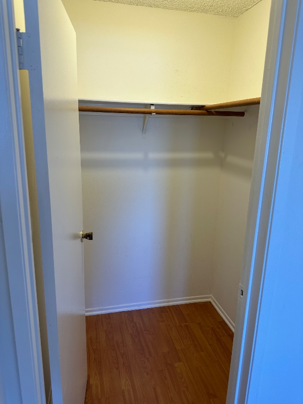 Building Photo - 919 E Windsor Rd