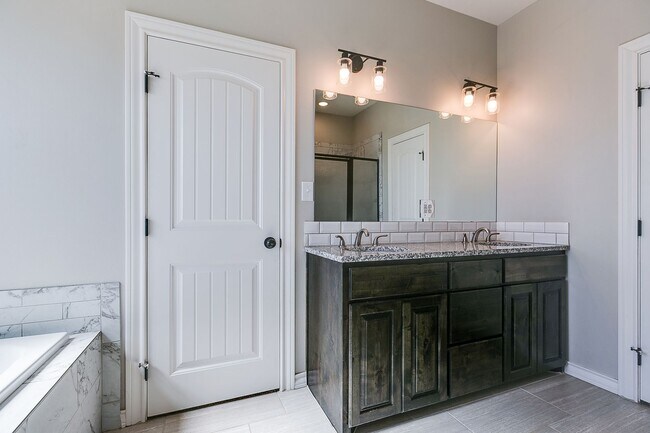 Building Photo - COMING APRIL 2026 - Beautiful Home in Buffalo Heights!