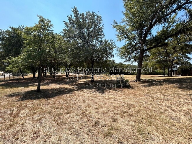 Building Photo - 1516 Oakridge Ct W