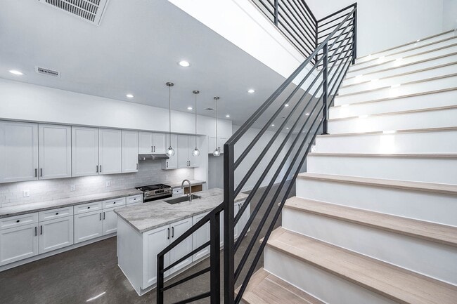 Building Photo - 3411 McGowen St