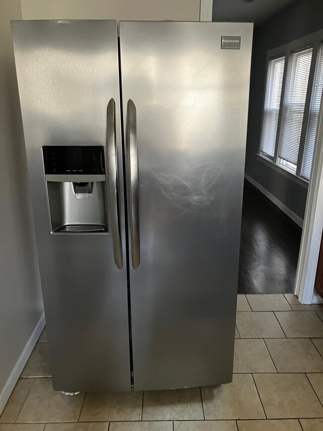 Building Photo - 2404 E 74th St