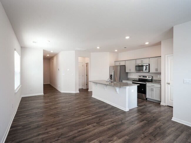 Building Photo - 3 Bed 2.5 Bath Townhome, END UNIT WITH PRIVATE BACKYARD! $500 OFF FIRST FULL MONTH RENT