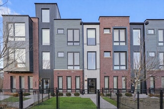 Building Photo - 4256 W Belmont Ave