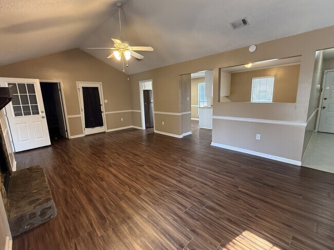 Building Photo - 4082 Spencer St