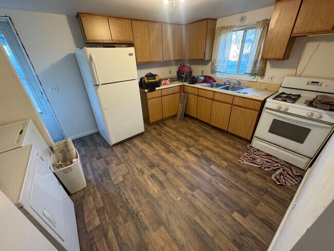 Building Photo - 2 Bedroom / 2 Bathroom house in Peoria wit...