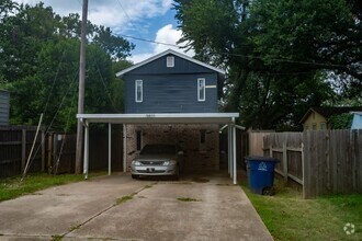 Building Photo - E 15th St Duplex