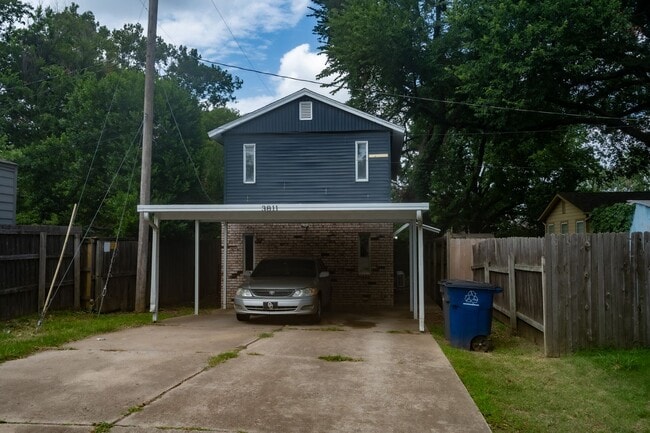 Primary Photo - E 15th St Duplex