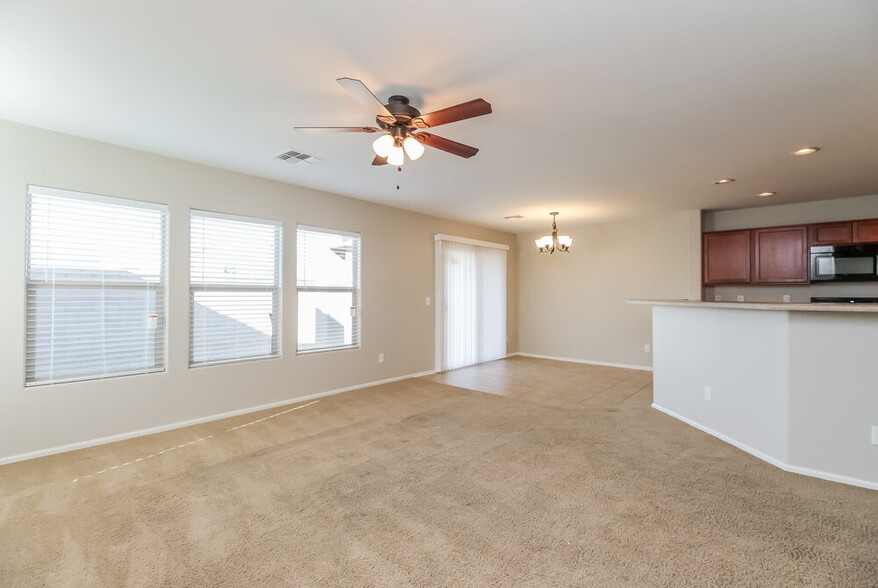 Building Photo - 4824 N 110th Ln