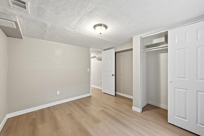 Building Photo - $2,240.95 with $300 Off the First Month's Rent, 5 Beds - 2 Bath, Triplex in Littleton with Shared...