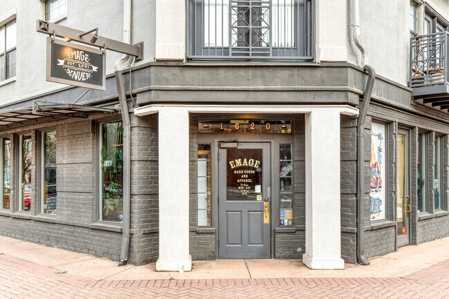 Building Photo - 1441 Central St