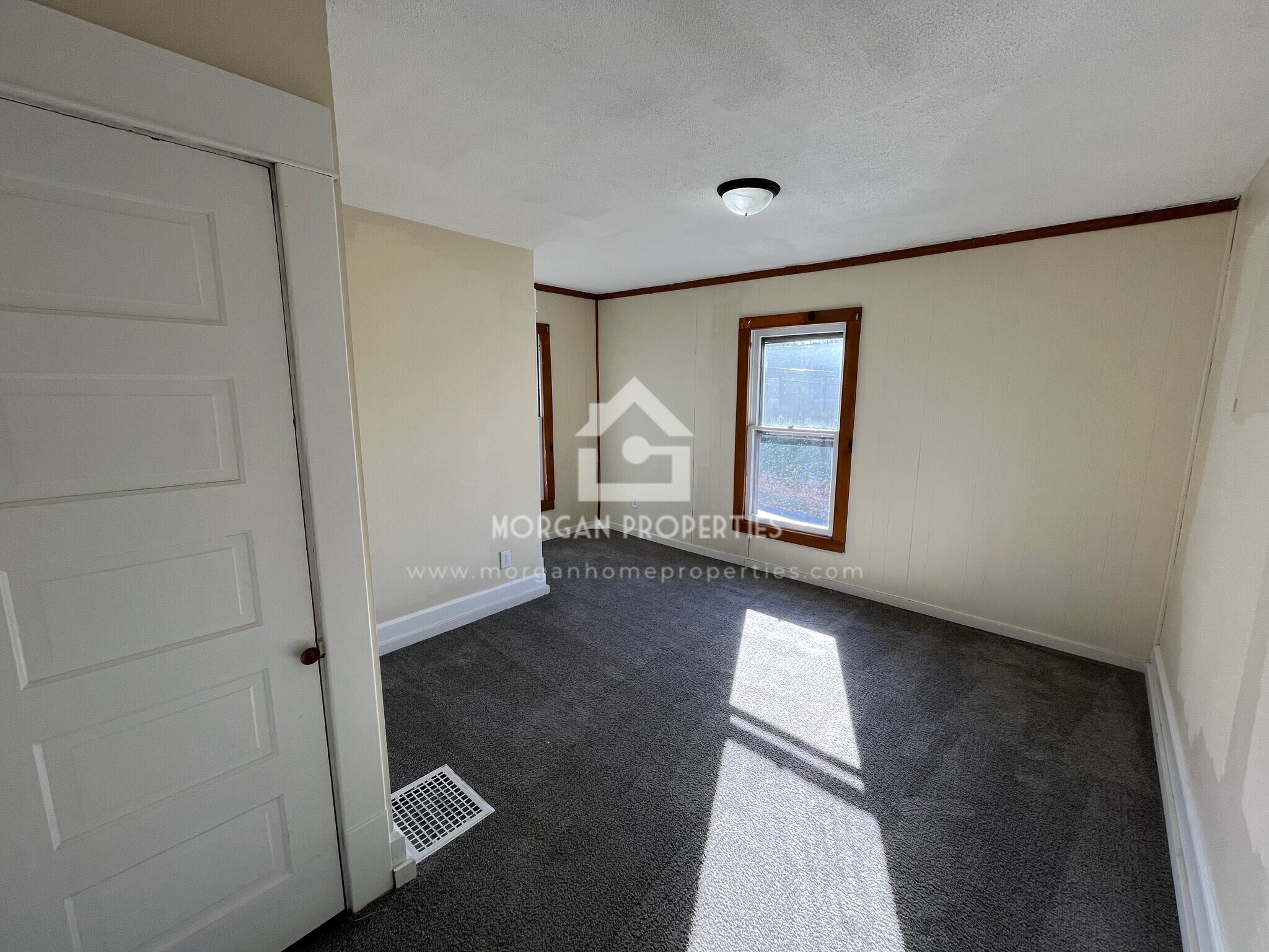 Building Photo - 902 Vine St