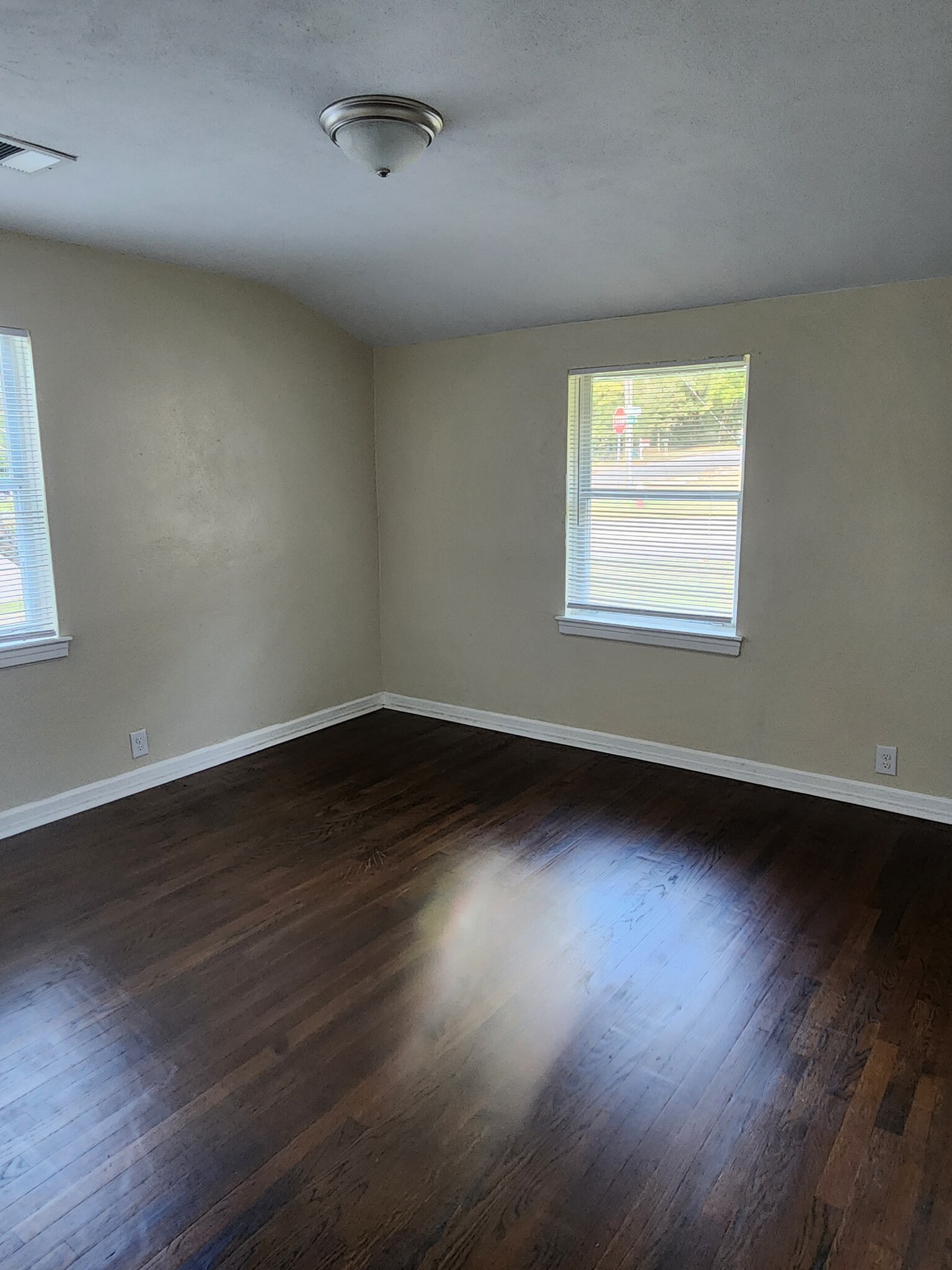 Bedroom - 3207 W La Rua St