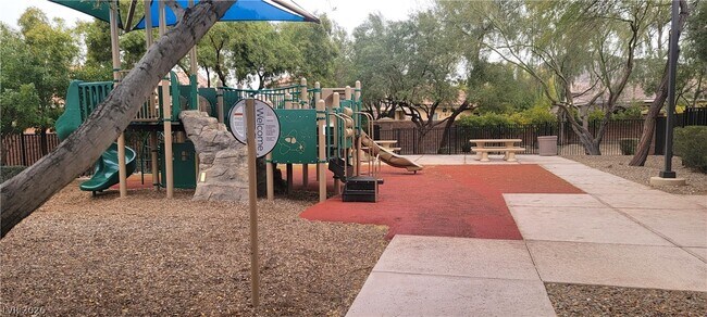 Building Photo - 10465 Saddle Mountain St