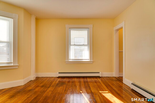 Building Photo - 303 Millville Ave