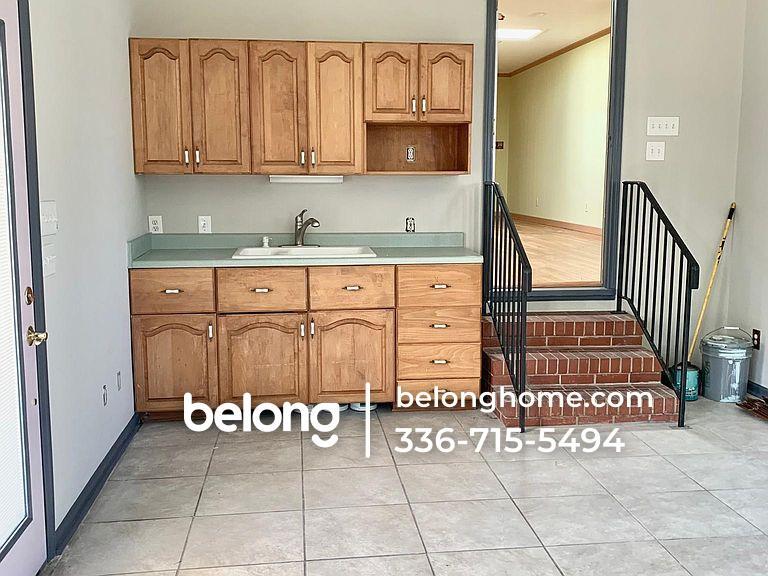 Building Photo - 1705 Fordham Rd