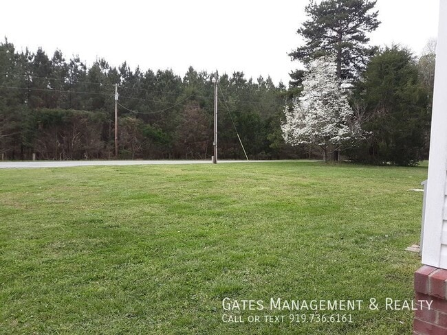 Building Photo - 1916 Pearson Rd