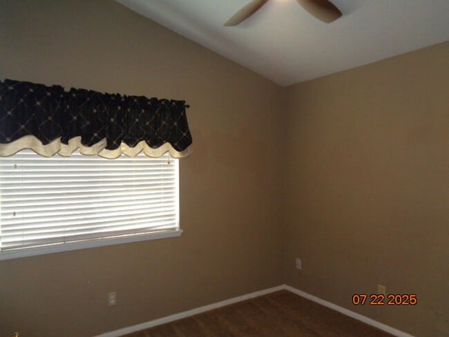 Building Photo - Cute single story home on cul-de-sac stree...